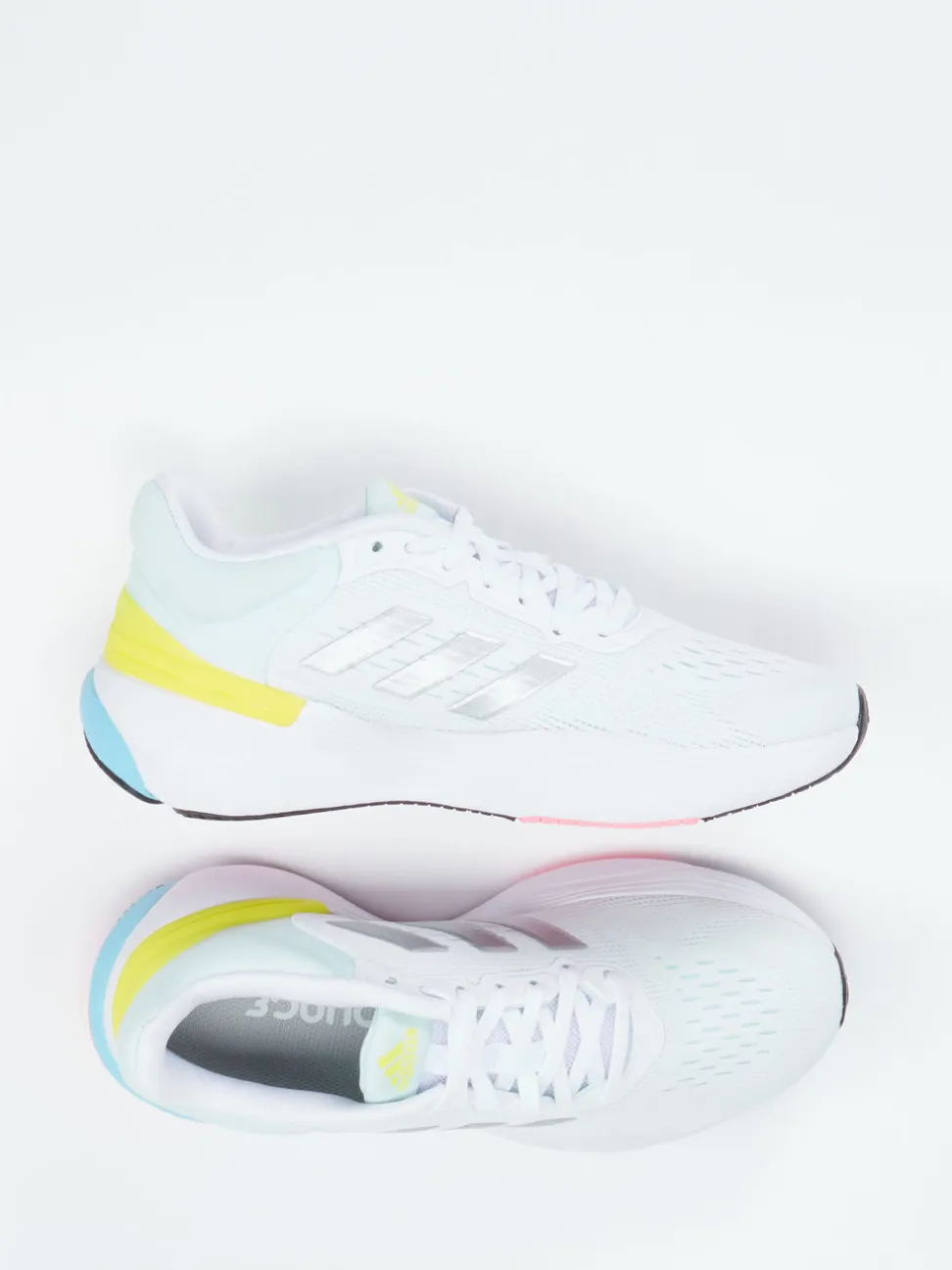 Adidas – Laufschuh aus Textil in Weiß