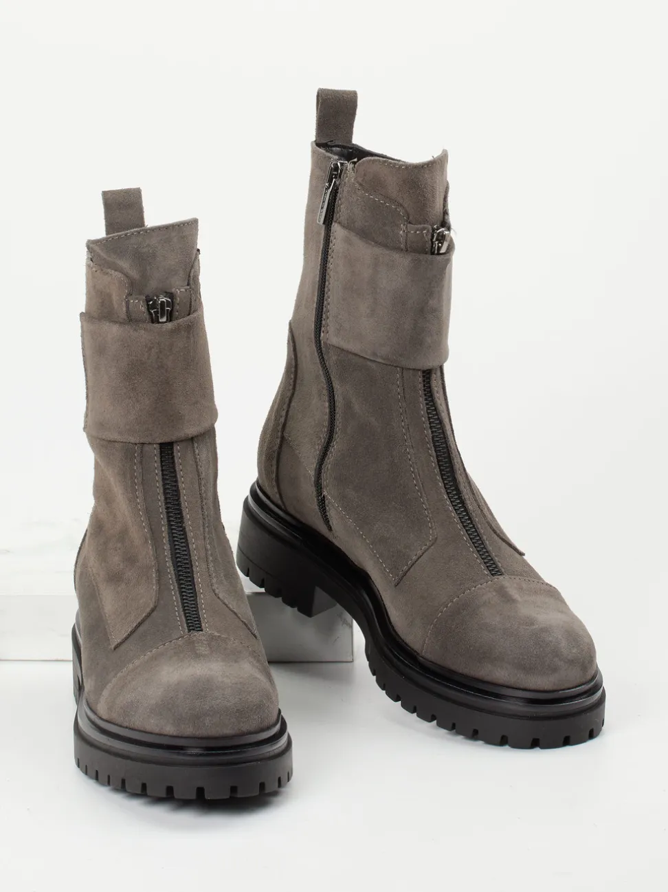 Andrea Puccini – Biker Boots aus Veloursleder in Taupe