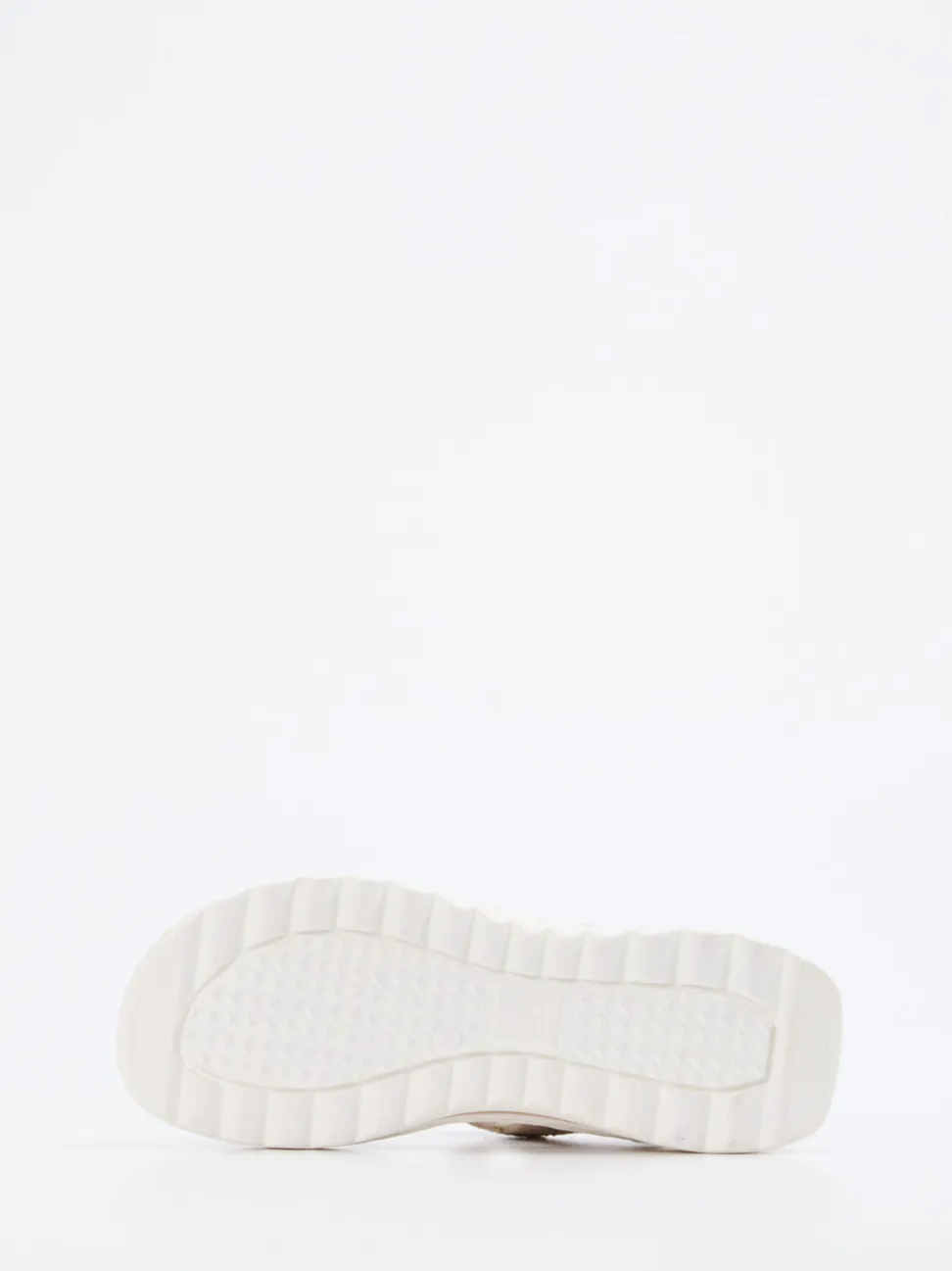 Ara – Komfortsandale aus Metallicleder beige