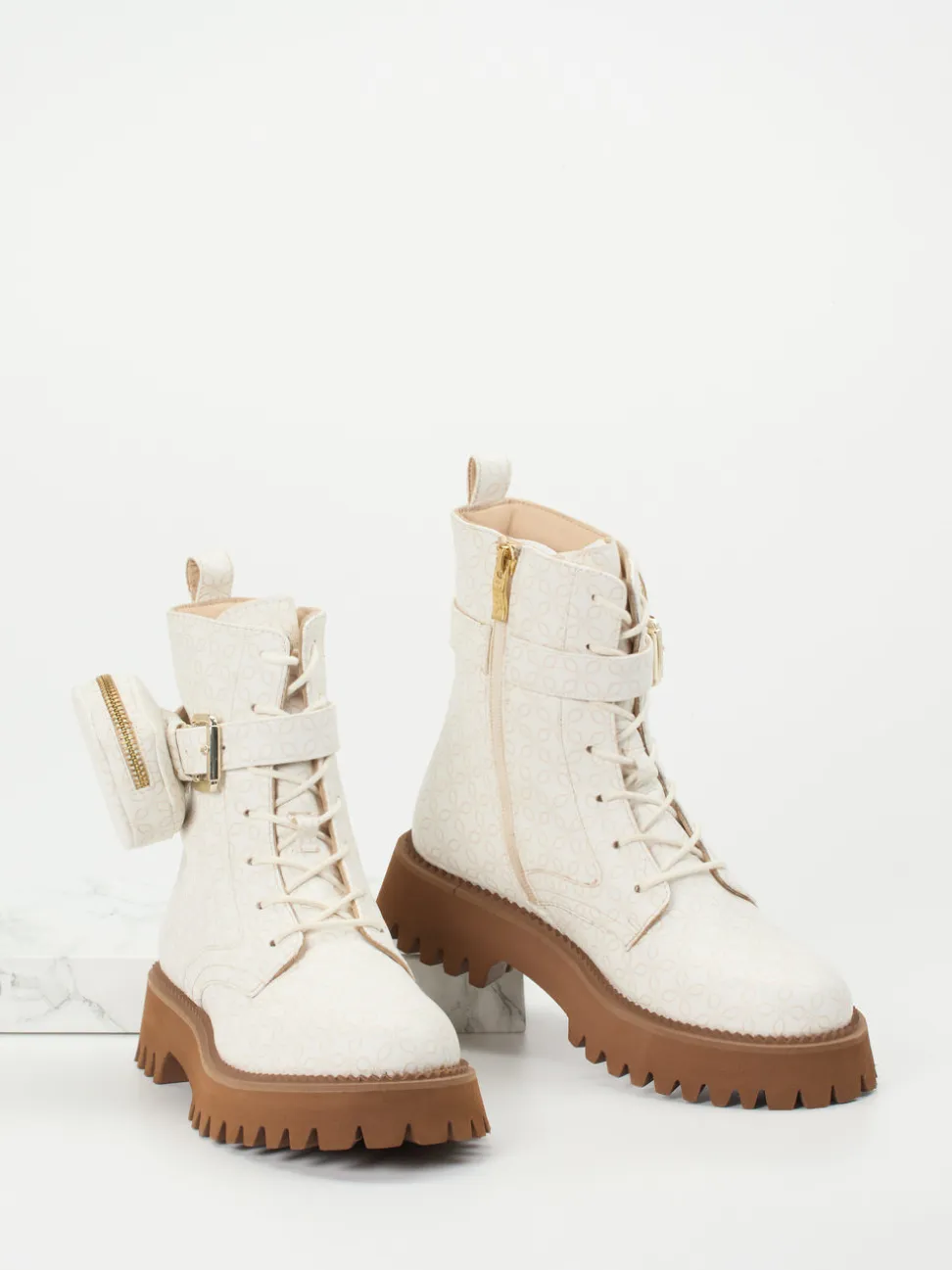 Ara – Schnürboots aus geprägtem Leder in Beige