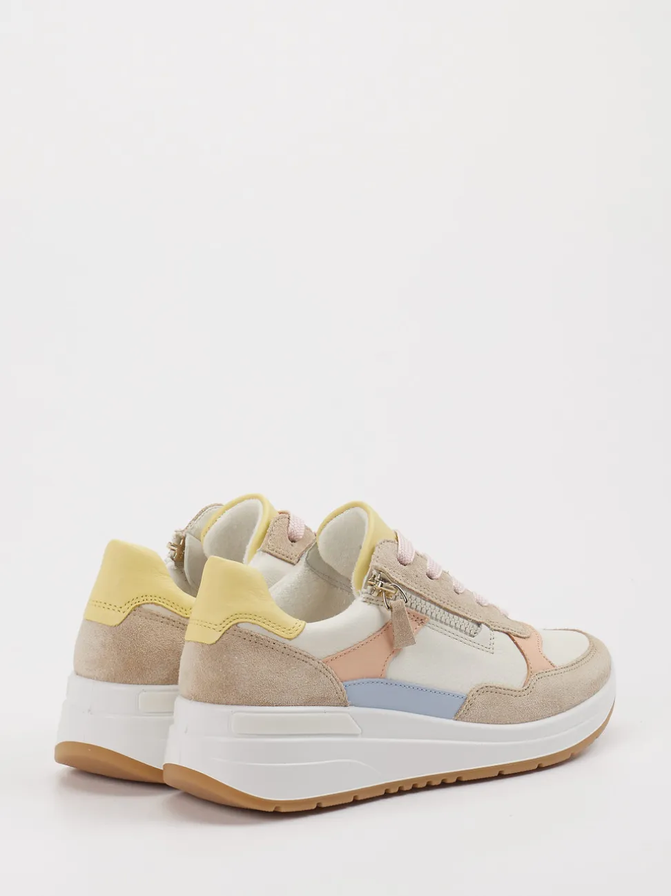 Ara – Sneaker aus Velour/Leder in Pastelloptik
