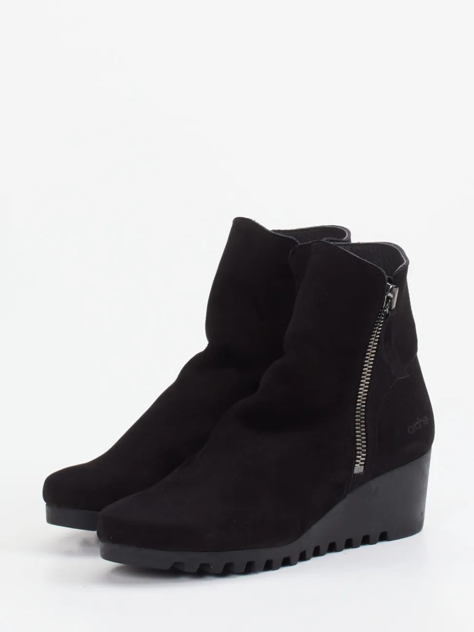 Arche – Keilabsatz-Stiefelette aus Nubukleder schwarz