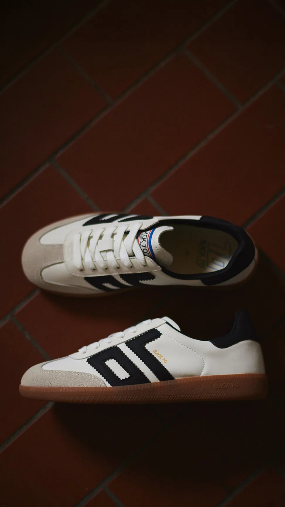 Back 70 – Retro-Sneaker aus Veloursleder Weiß