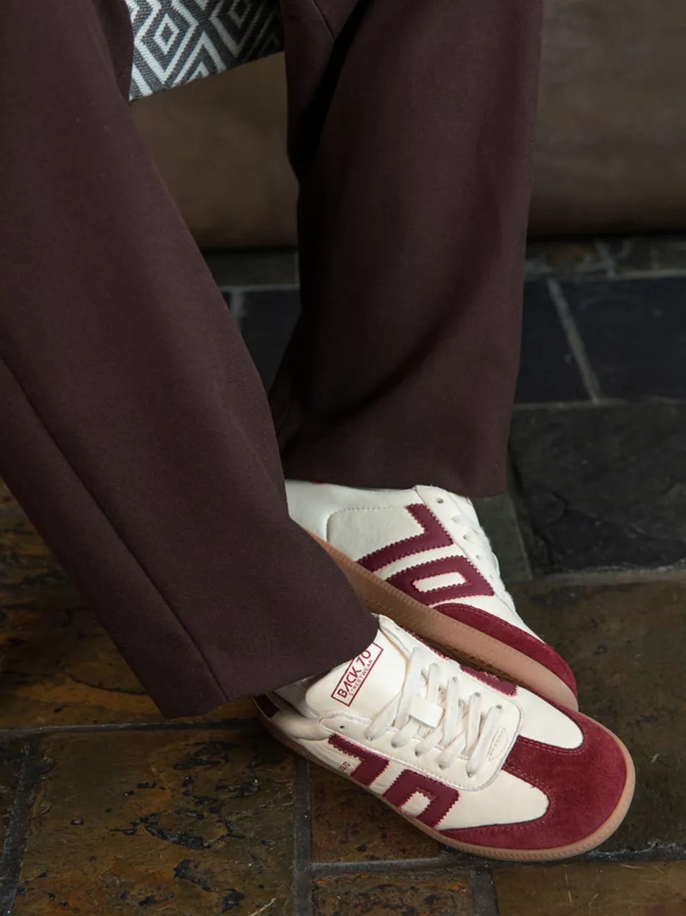 Back 70 – Retro-Sneaker aus Velour/Leder cremeweiß