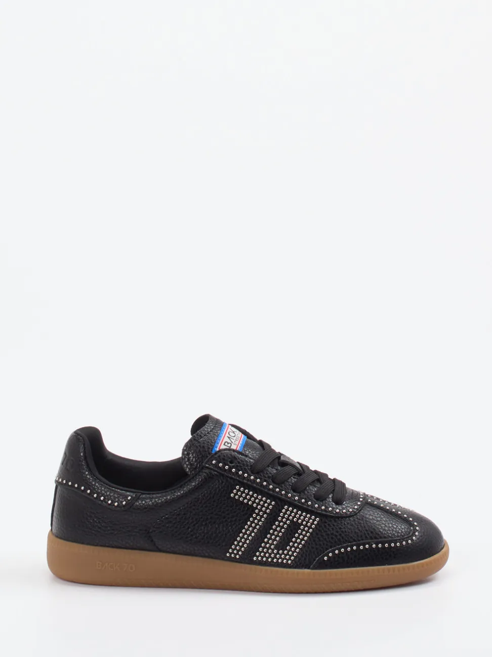 Back 70 – Sneaker aus Kalbleder mit Nietenbesatz