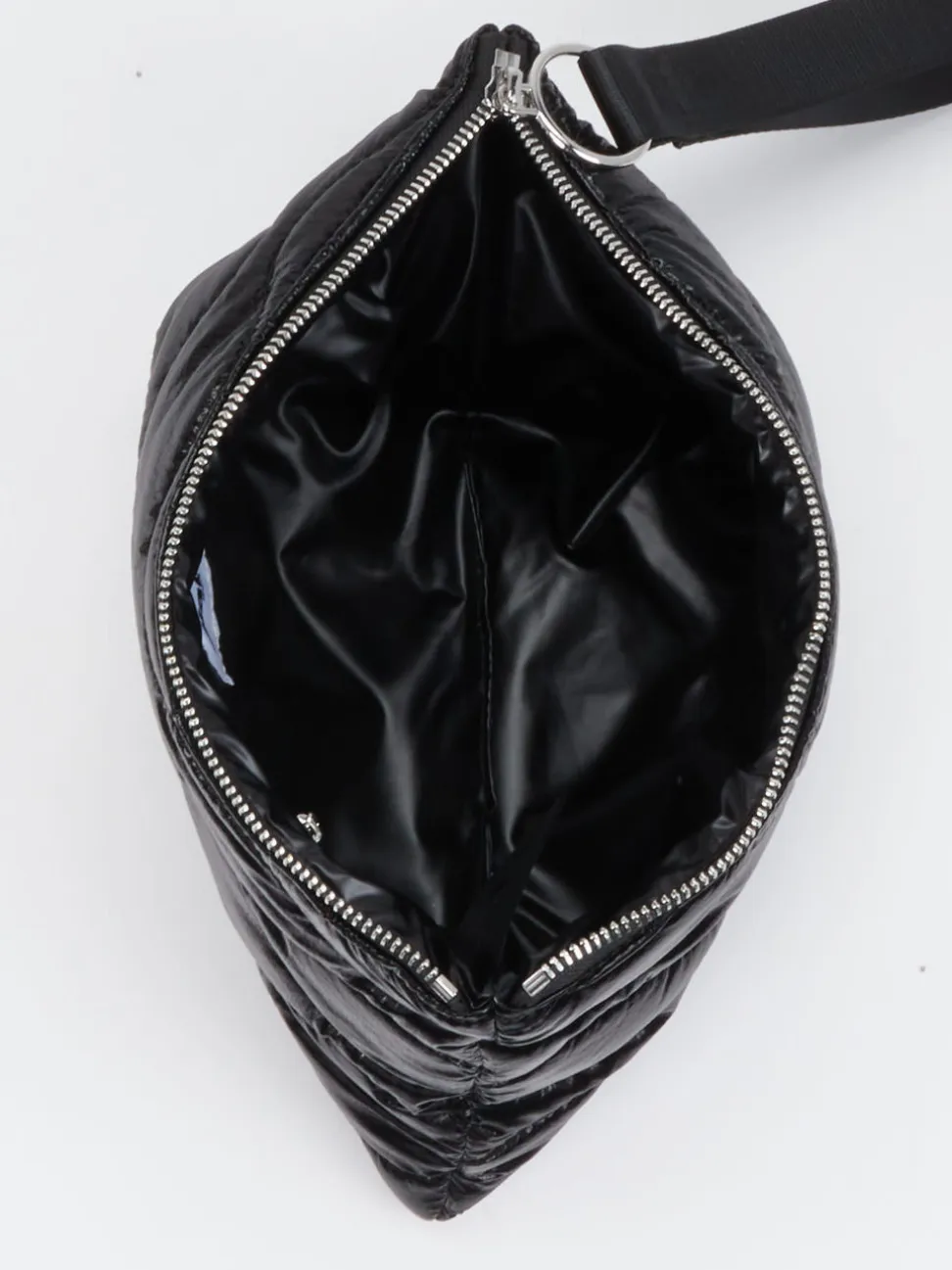 Blauer – Clutch aus Textil in Schwarz glänzend