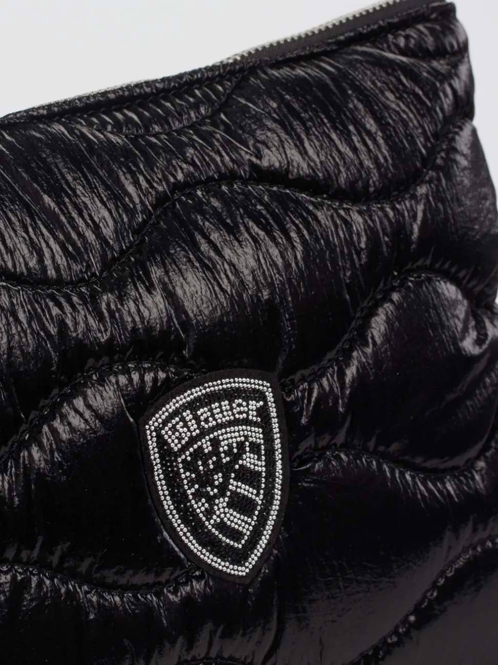 Blauer – Clutch aus Textil in Schwarz glänzend