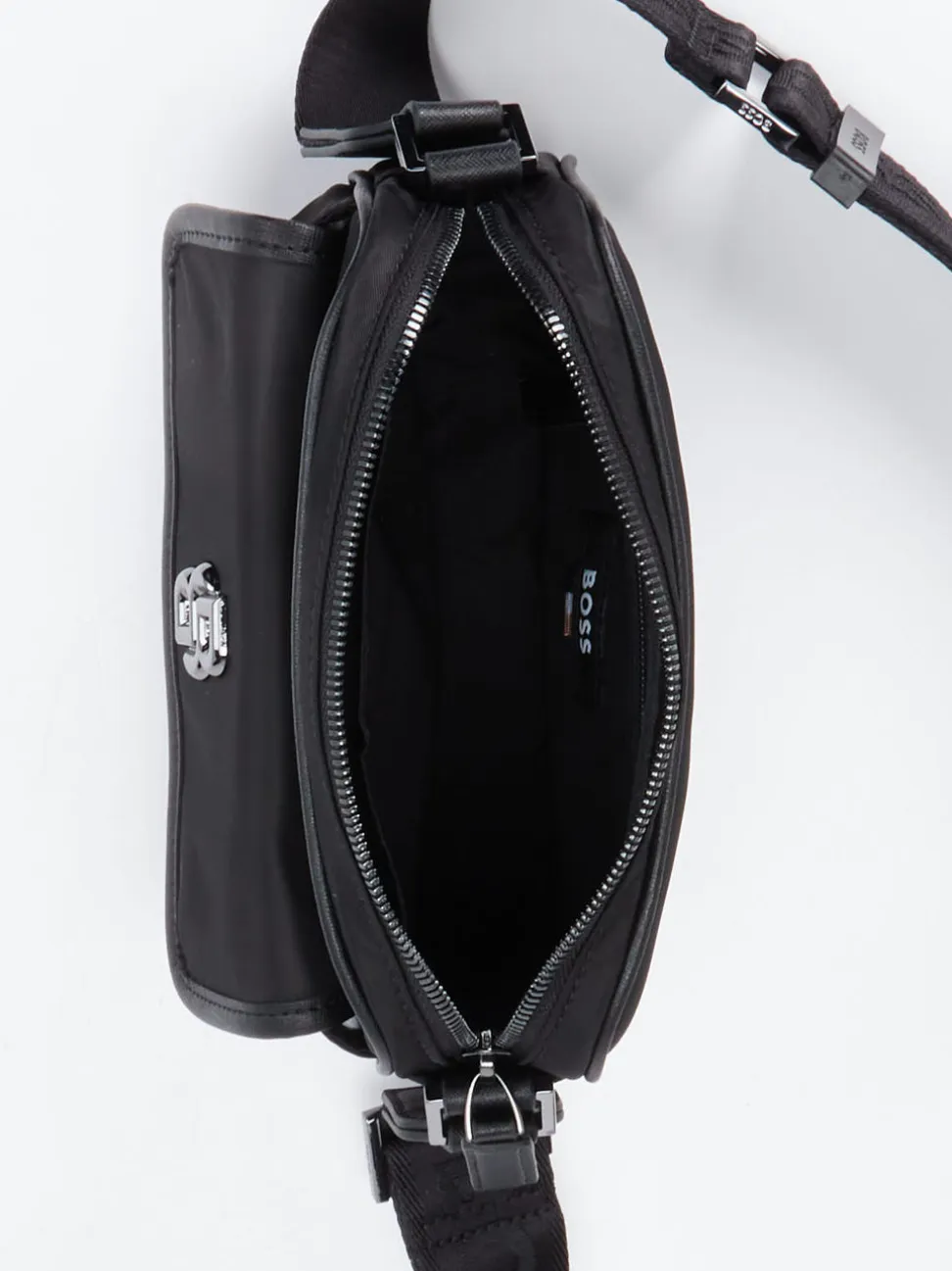 Boss – Crossbody Bag aus Textil in Schwarz