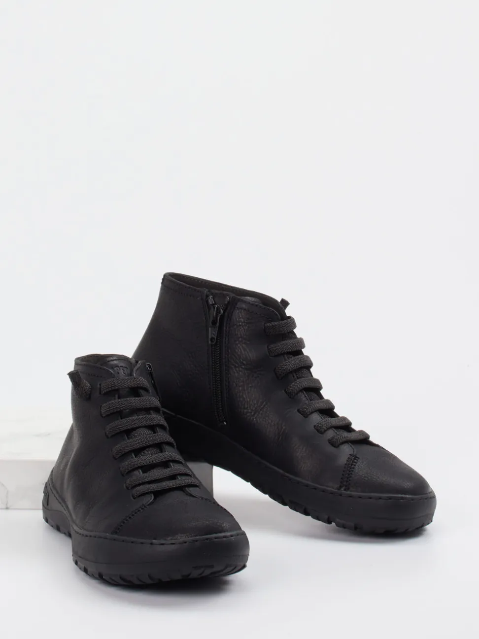 Camper – Schnürboots aus Nubukleder Schwarz