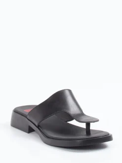 Camper – Zehentrenner-Sandalen aus Kalbleder Schwarz