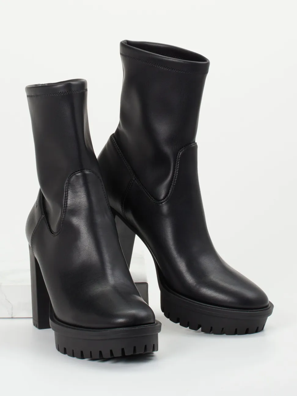 Copenhagen – Plateau-Stiefeletten aus Stretchleder schwarz
