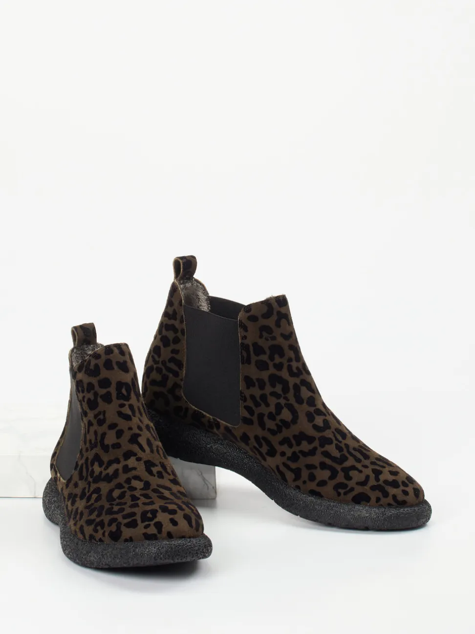 Donna Carolina – Chelsea Boots aus Veloursleder Leoprint