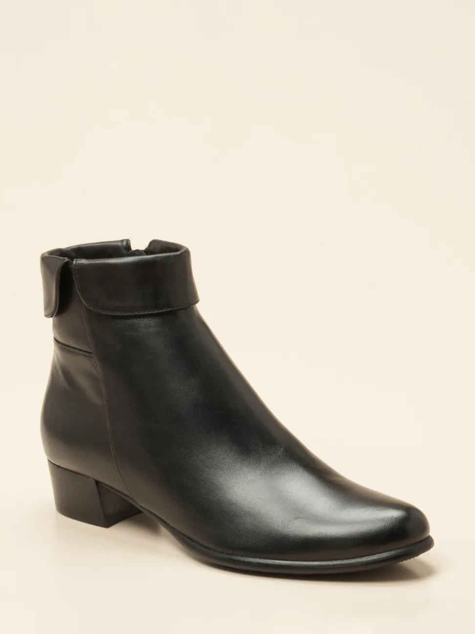 Everybody – Stiefelette aus Lammleder schwarz