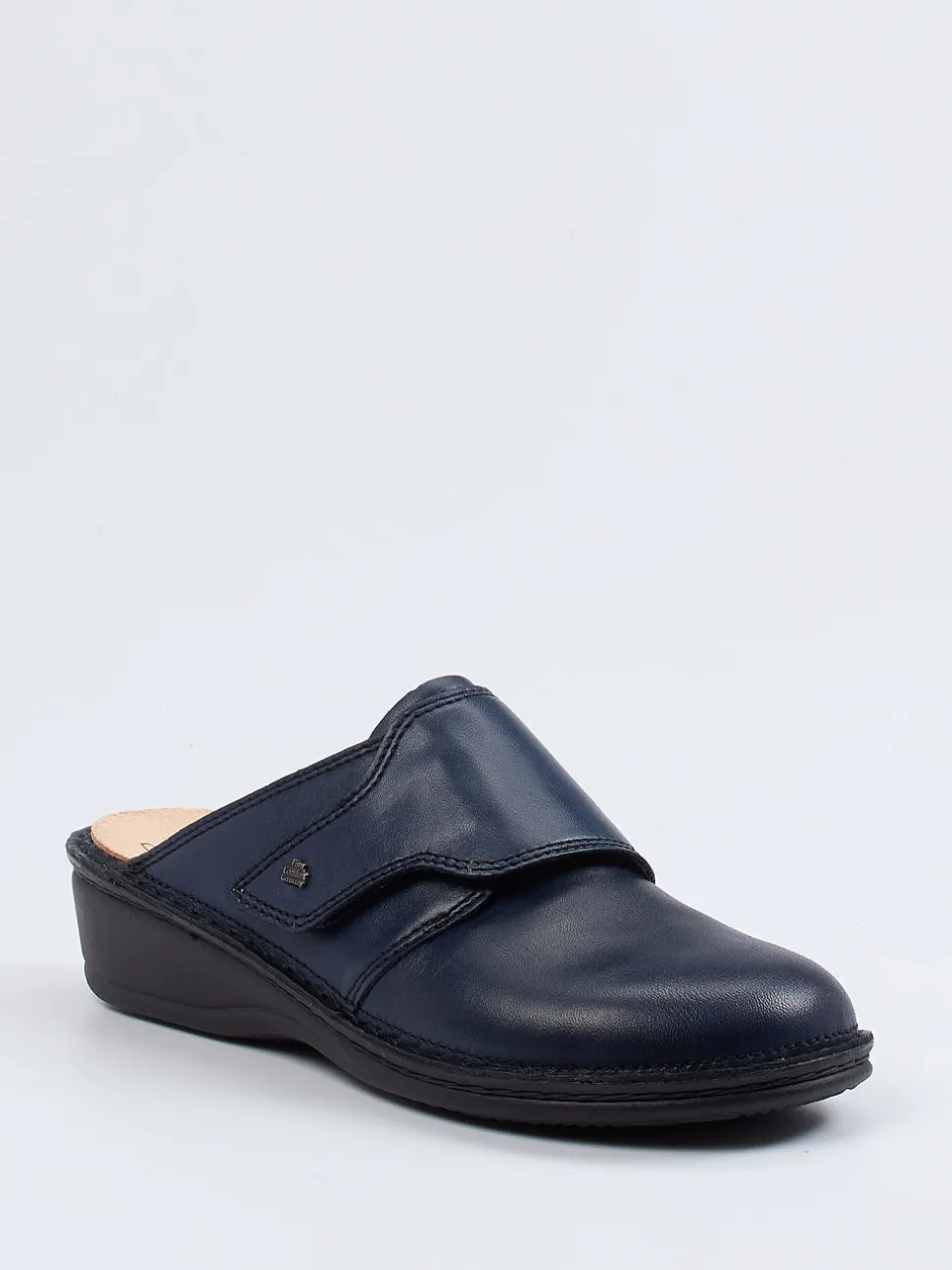 Finn Comfort – Komfort-Pantolette aus Kalbleder blau