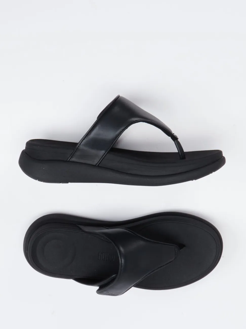 FitFlop – Zehentrenner aus Kalbleder schwarz