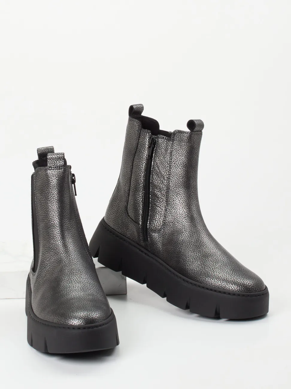 Gabor – Chelsea Boots aus Leder in Metallic-Optik
