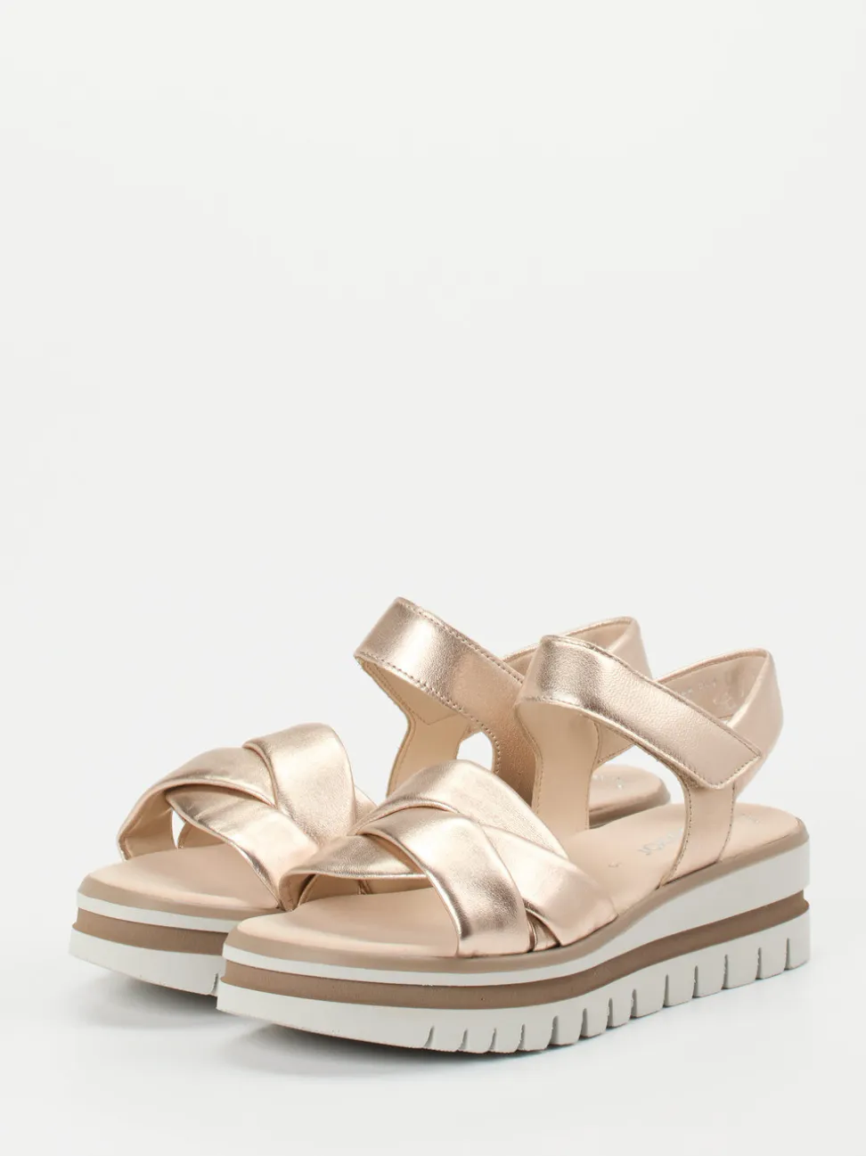 Gabor – Keilsandalette aus Metallicleder in Roségold
