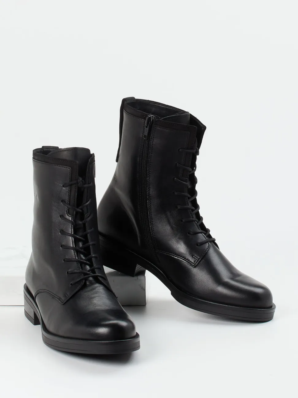 Gabor – Schnürstiefeletten aus Kalbleder Schwarz