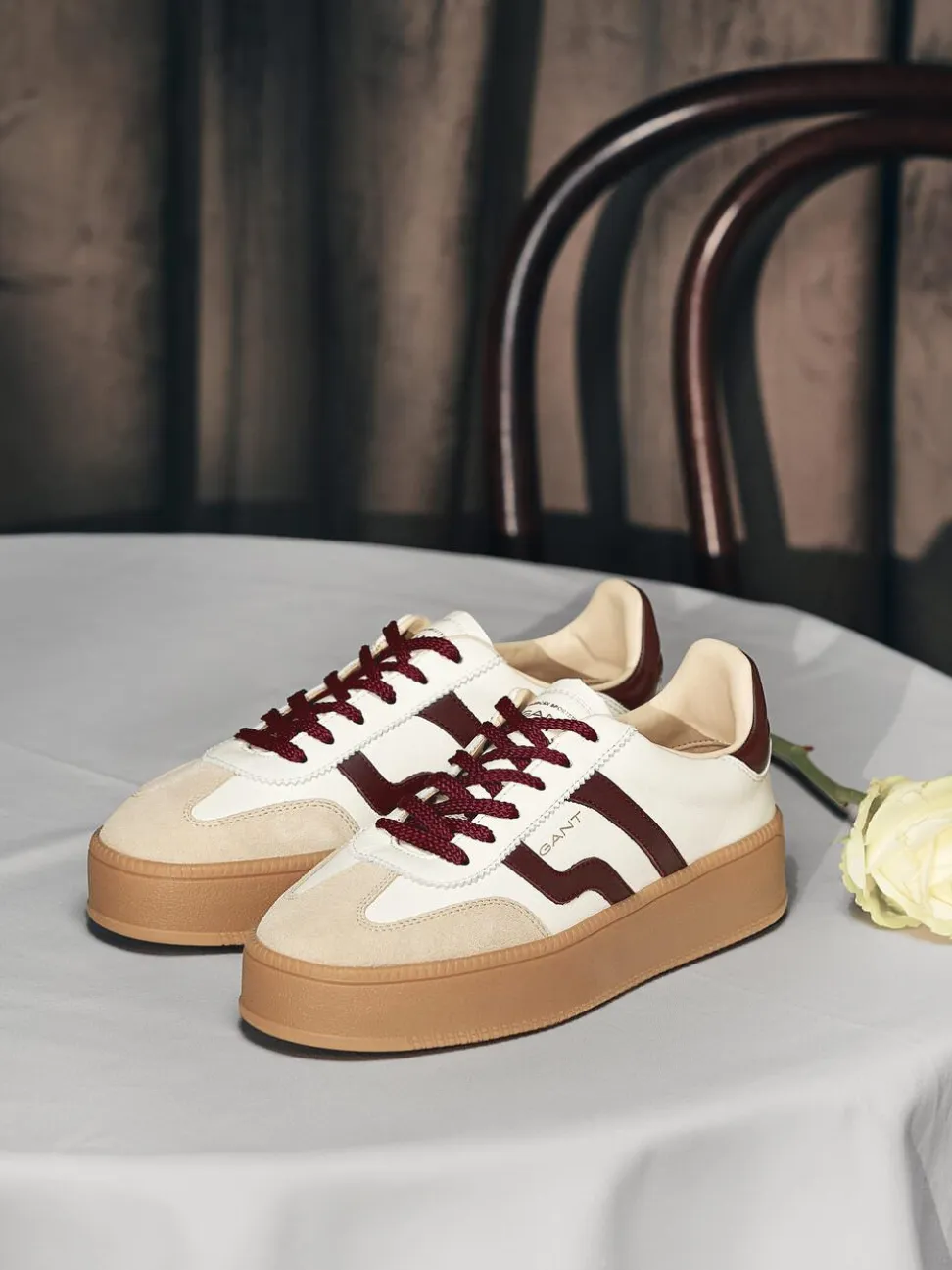 Gant – Sneaker aus Kalbleder in Cremeweiß