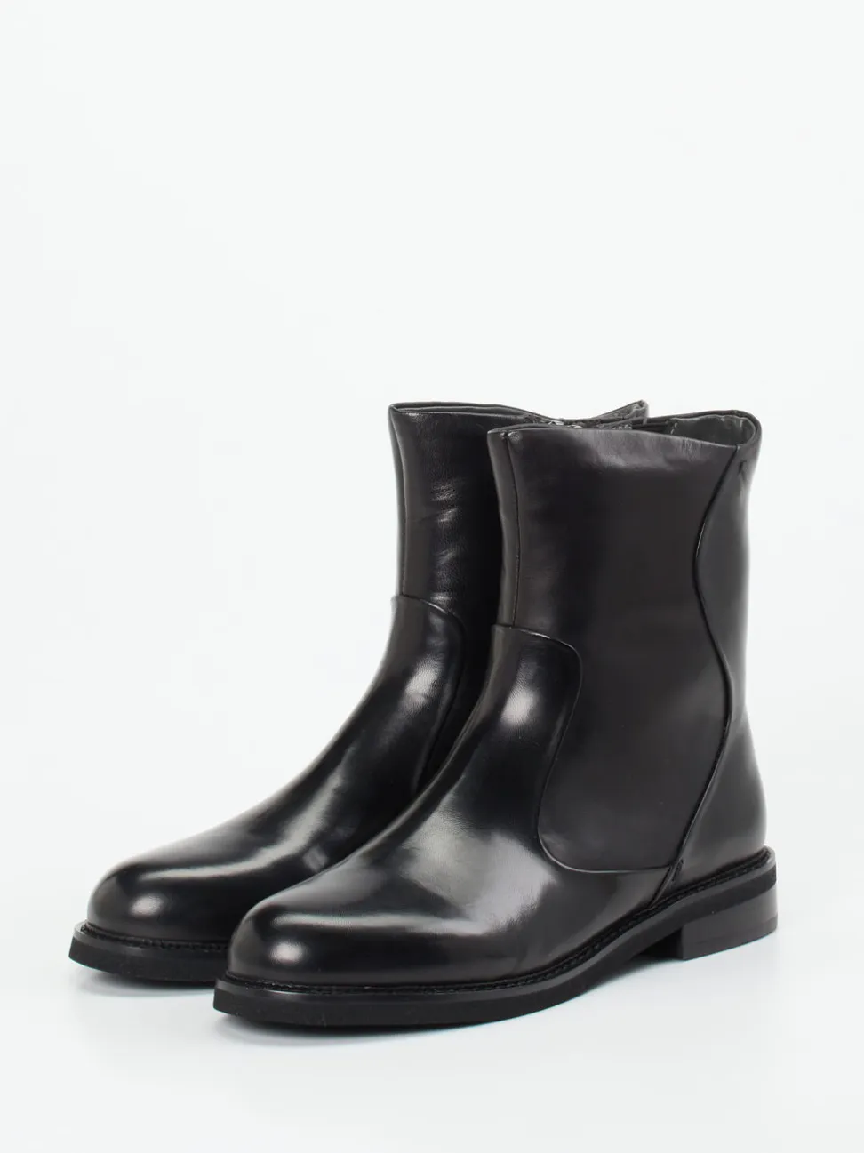 Ginger & Glove – Stiefeletten aus Kalbleder Schwarz