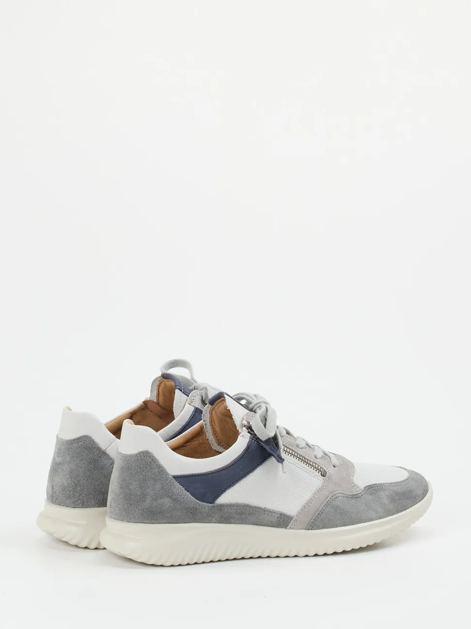 Hartjes – Sneaker aus Veloursleder in Hellgrau