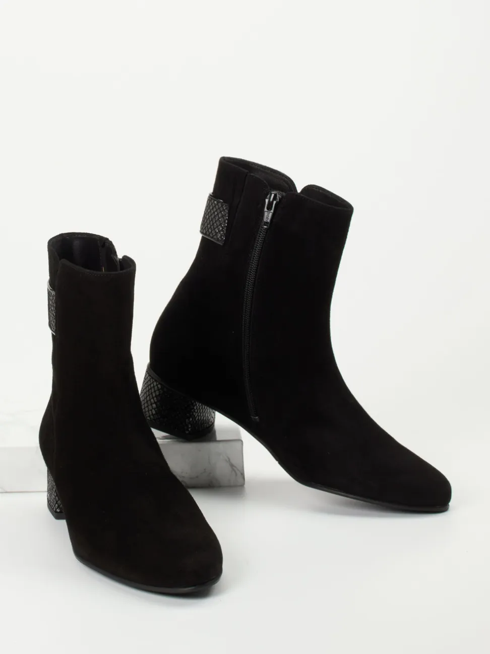 Hassia – Stiefeletten aus Veloursleder schwarz