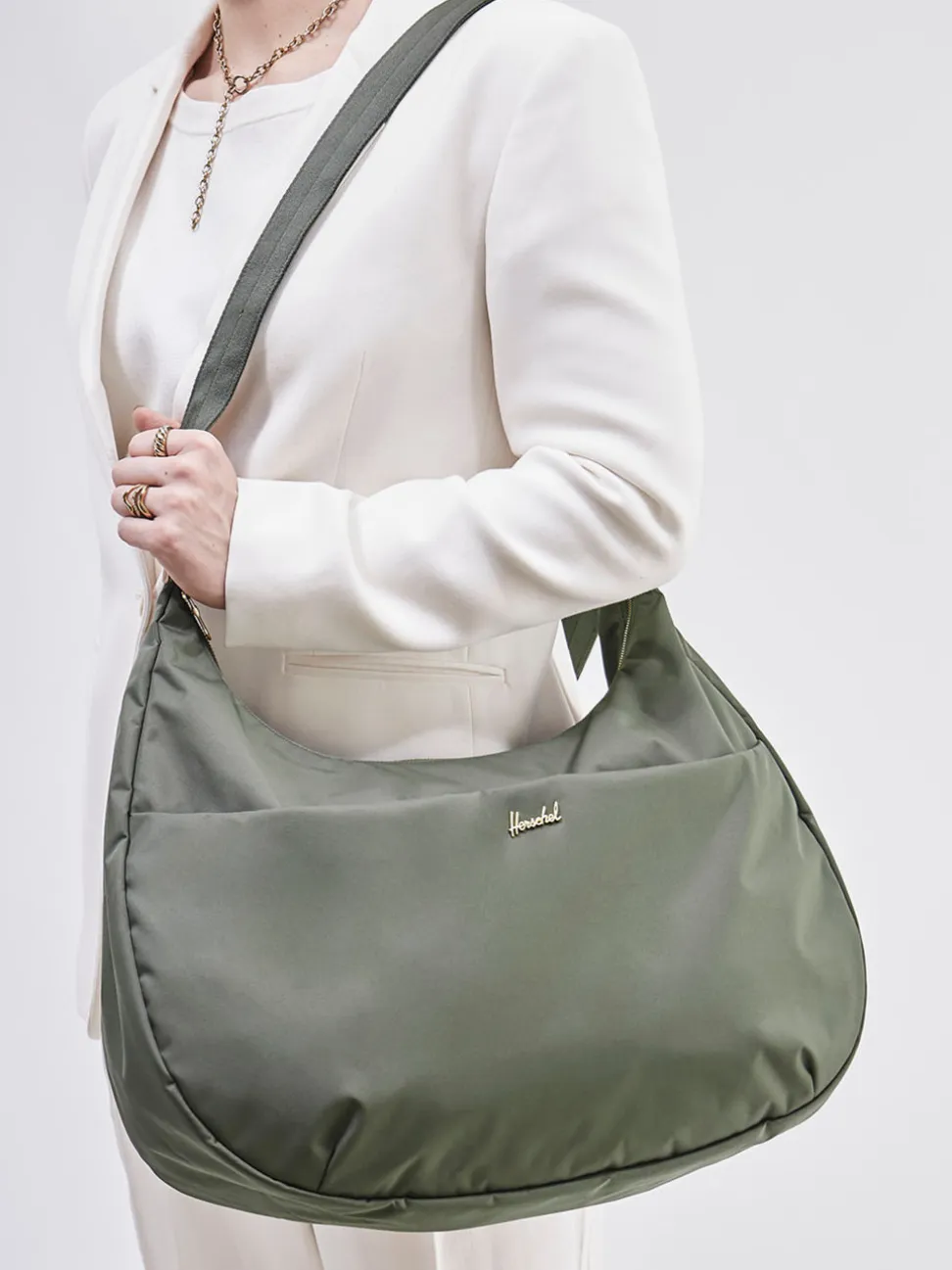 Herschel – Hobo Bag aus recyceltem Polyester Khaki