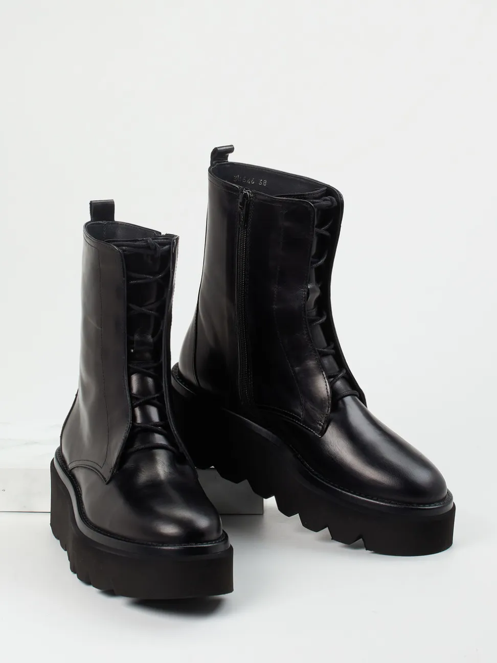 Homers – Plateau-Stiefelette aus Kalbleder schwarz
