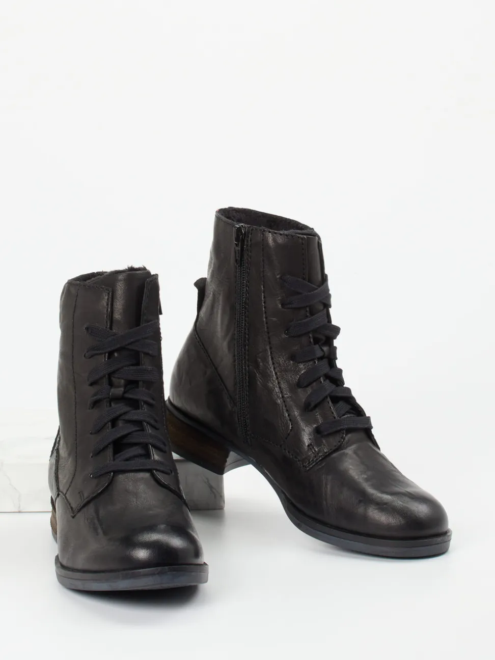 Josef Seibel – Schnürstiefelette aus Leder Schwarz