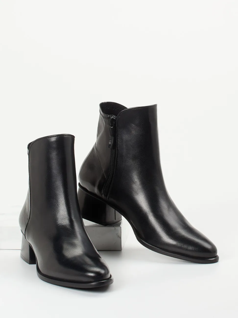 Konstantin Starke – Ankle Boots aus Lammleder Schwarz