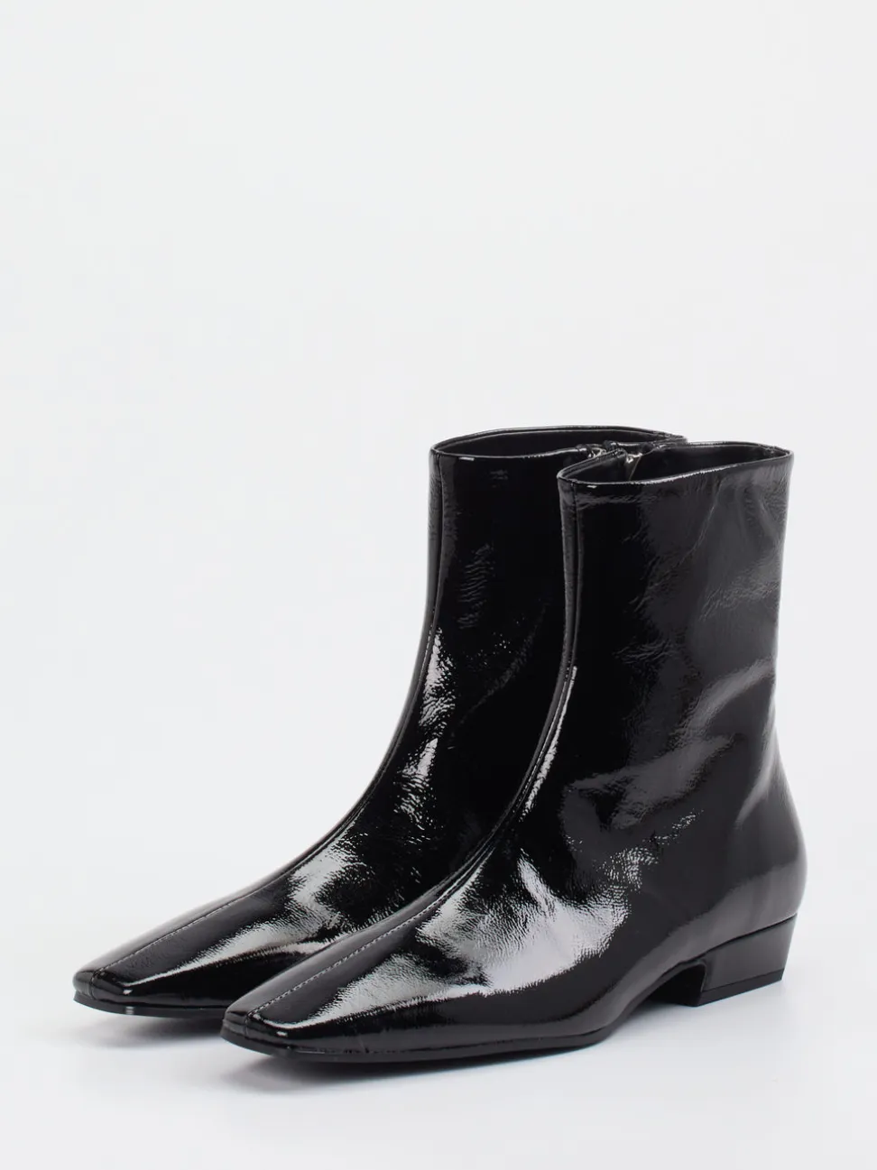 Konstantin Starke – Ankle Boots aus Lackleder schwarz