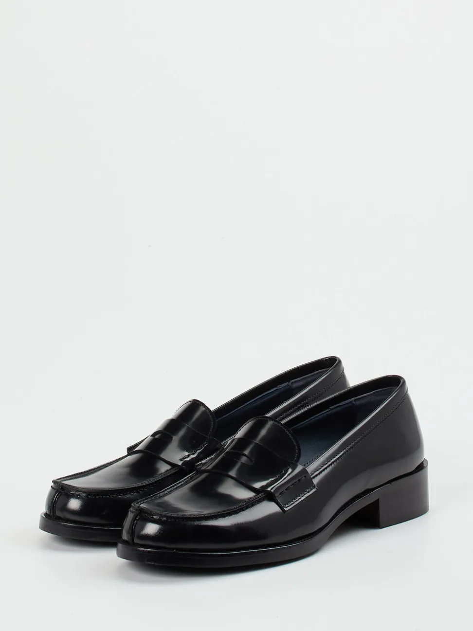 Konstantin Starke – Loafer aus Hochglanzleder schwarz