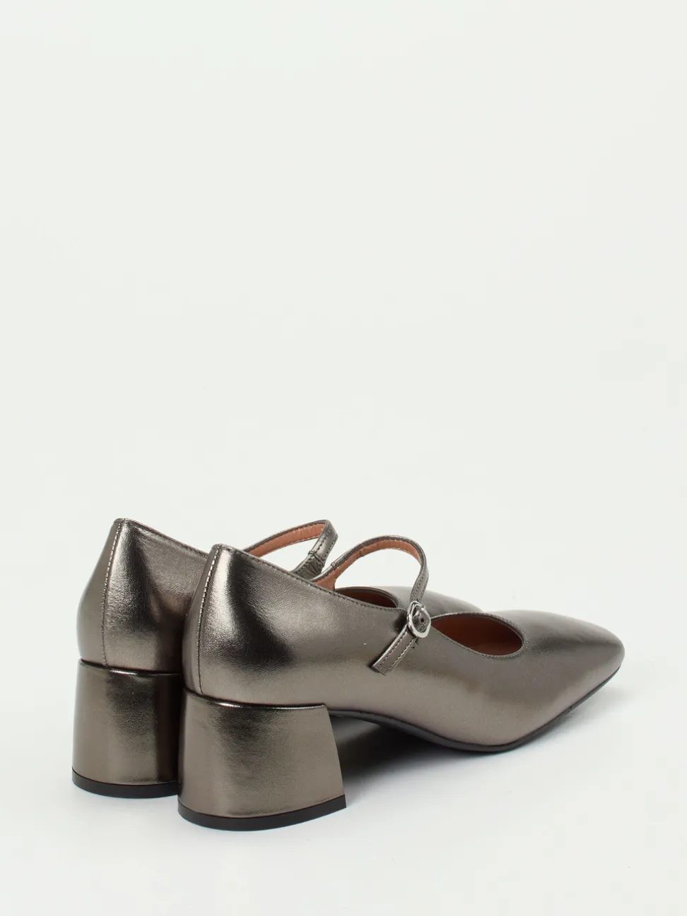 Konstantin Starke – Mary Jane Pumps aus Metallicleder Grau