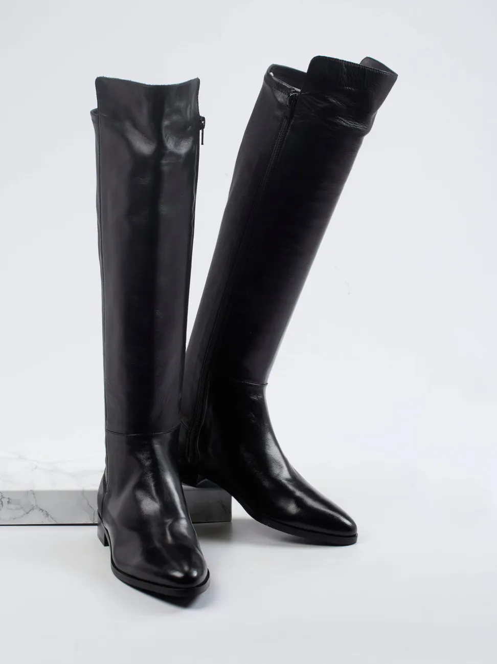 Konstantin Starke – Overknee-Stiefel aus Nappaleder Schwarz