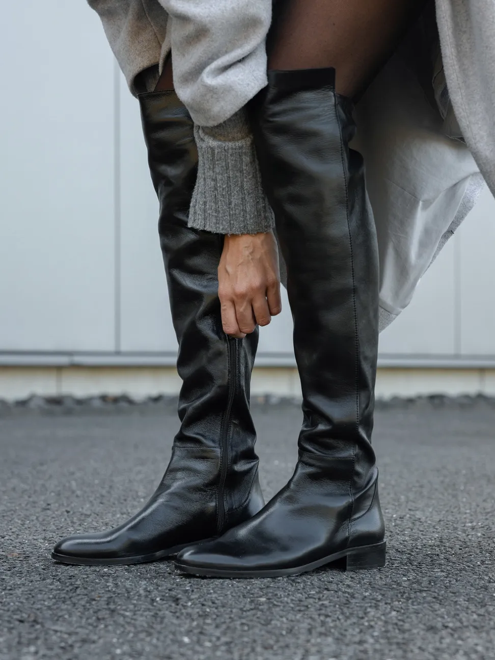 Konstantin Starke – Overknee-Stiefel aus Lammleder Schwarz