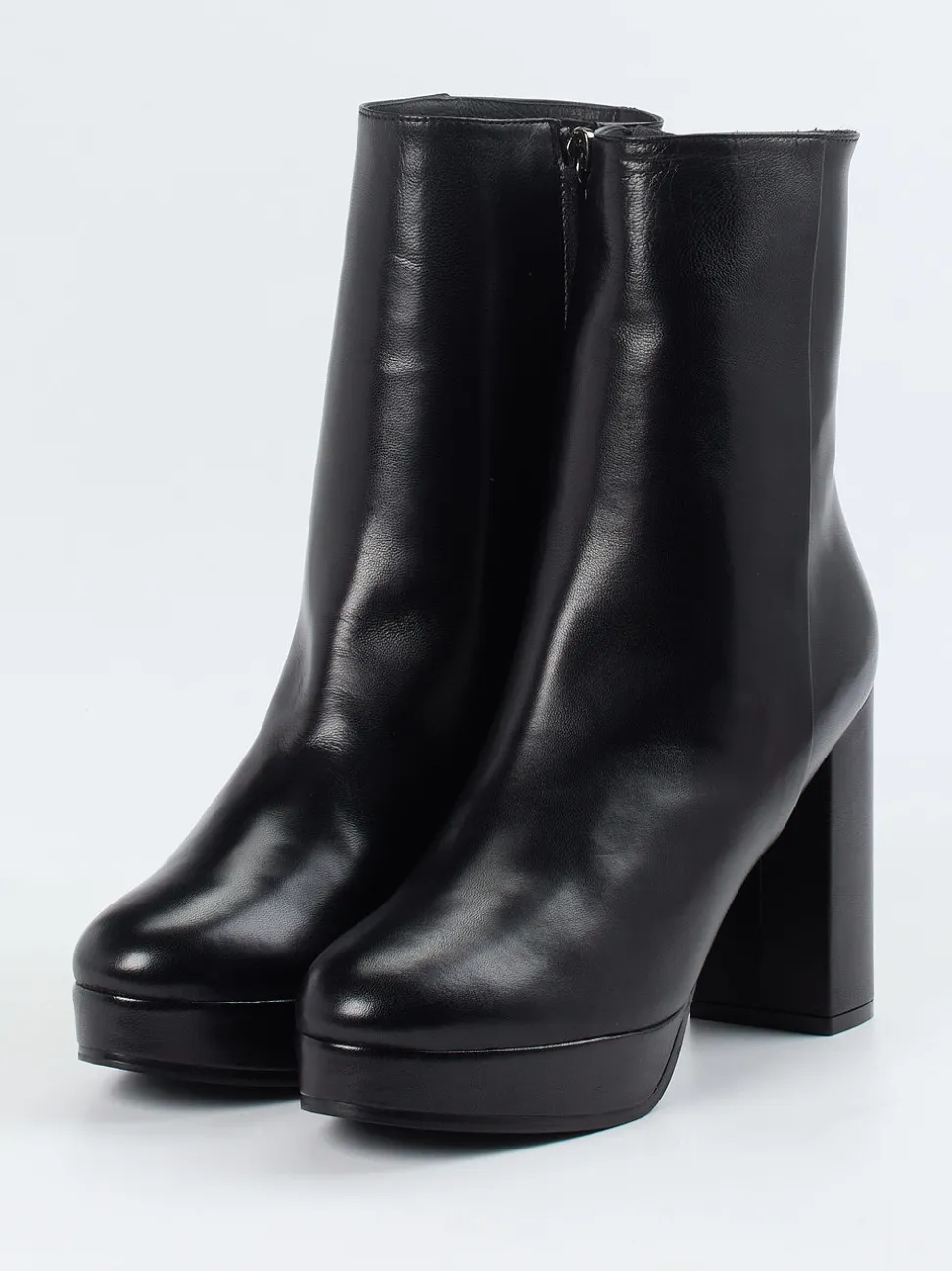 Konstantin Starke – Plateau-Stiefeletten aus Lammleder Schwarz