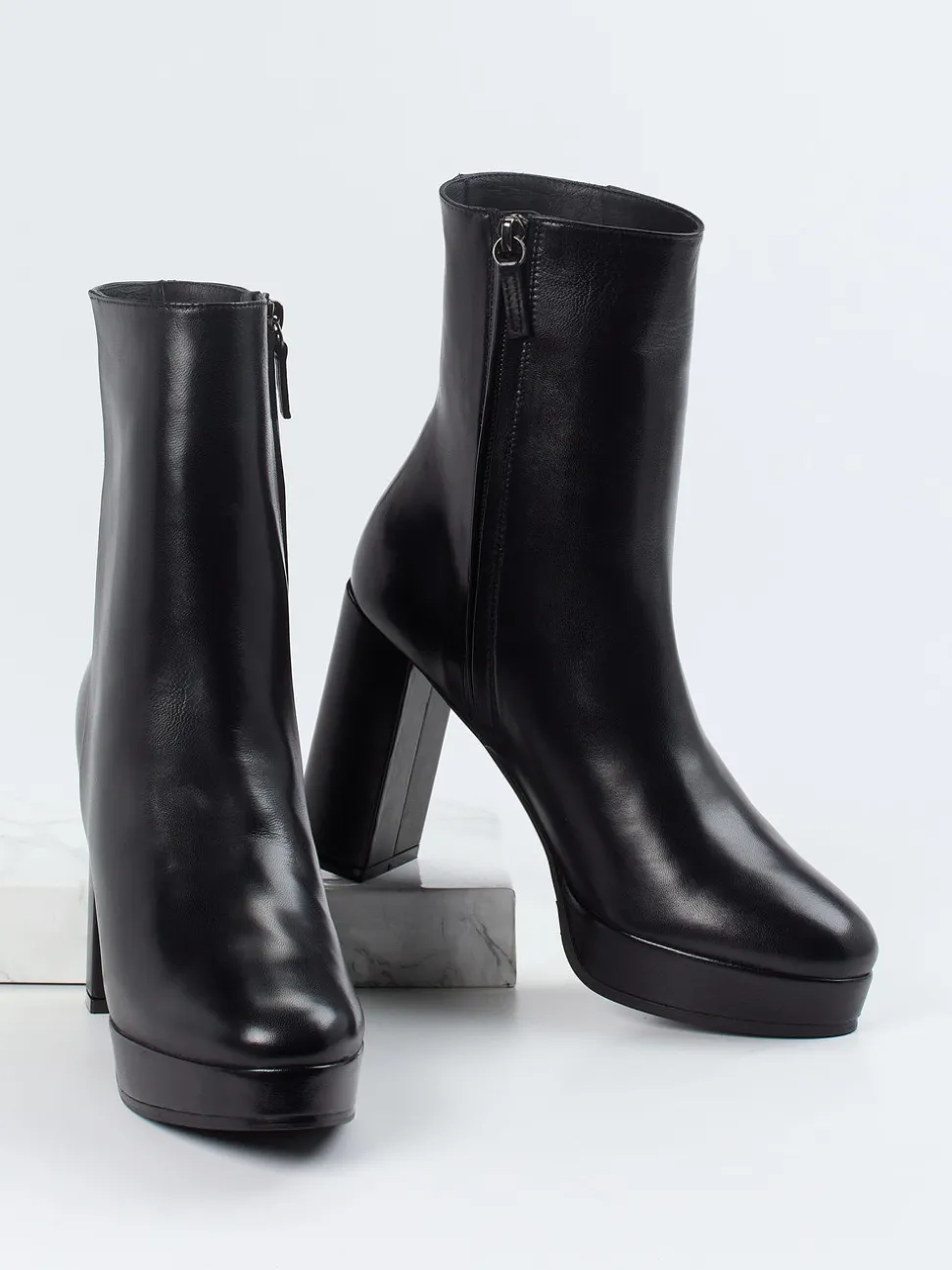 Konstantin Starke – Plateau-Stiefeletten aus Lammleder Schwarz