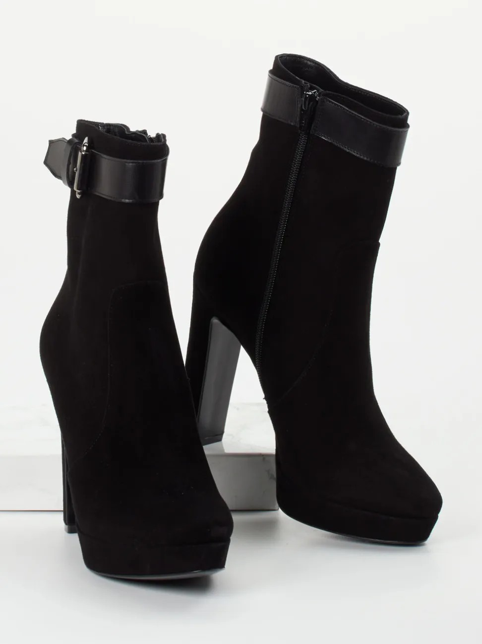 Konstantin Starke – Plateau-Stiefelette aus Veloursleder Schwarz
