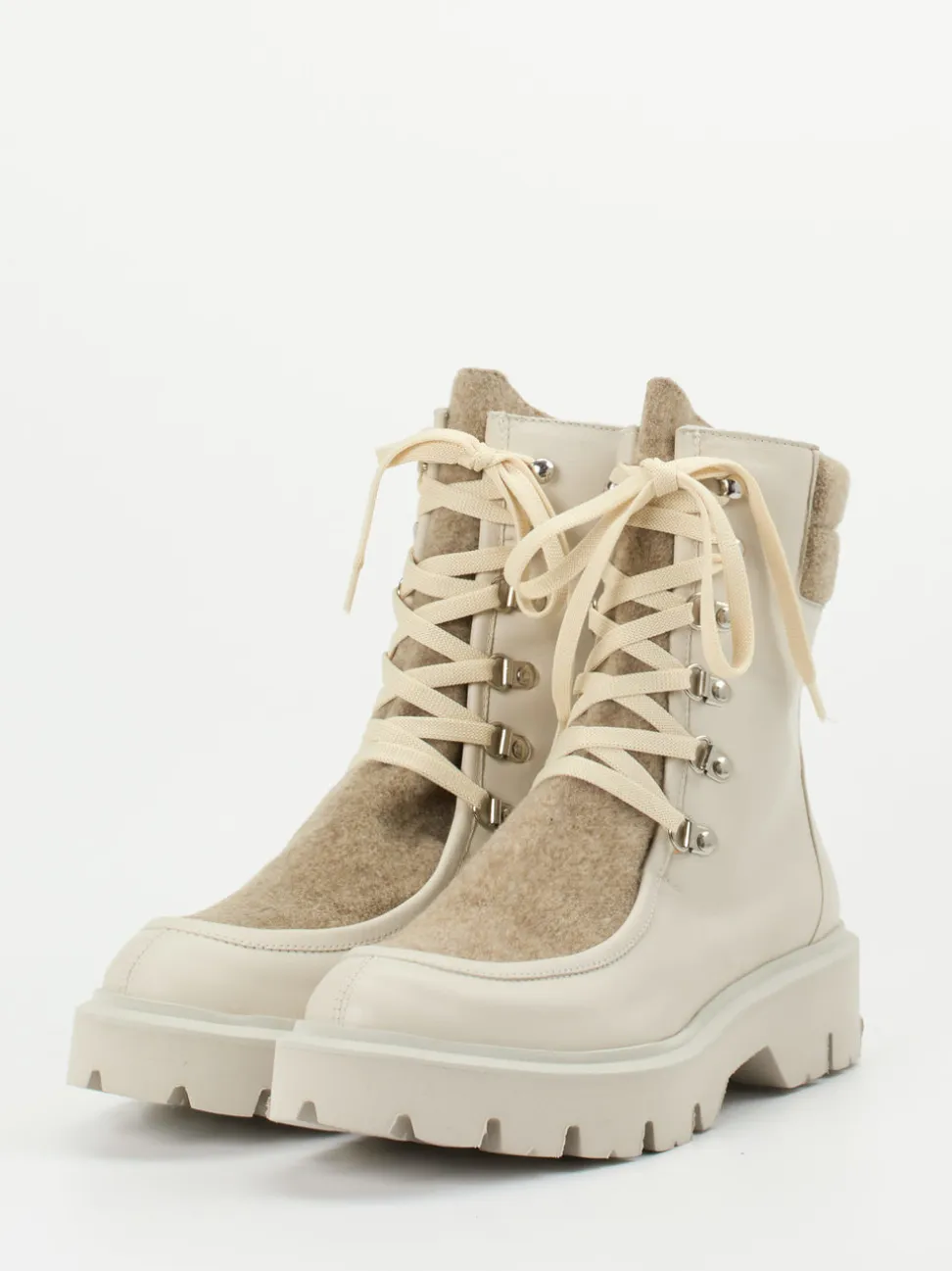 Konstantin Starke – Schnürboots aus Lammleder Cremebeige