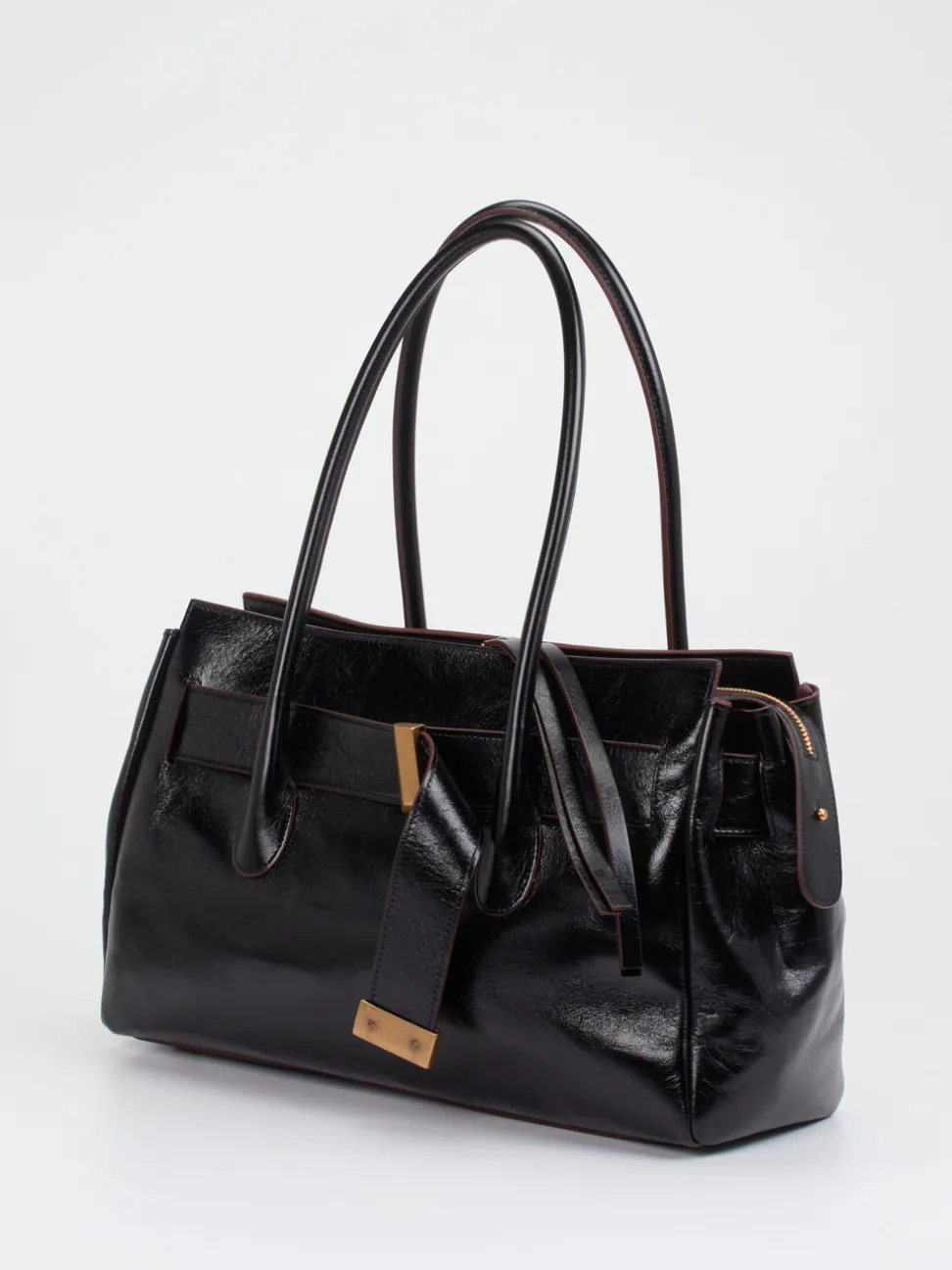 Konstantin Starke – Schultertasche aus Lackleder Schwarz