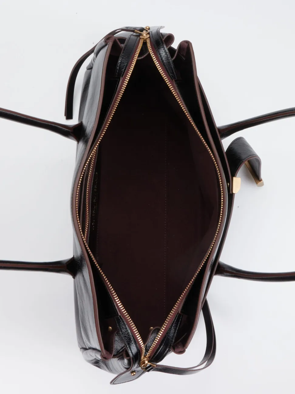 Konstantin Starke – Schultertasche aus Lackleder Schwarz