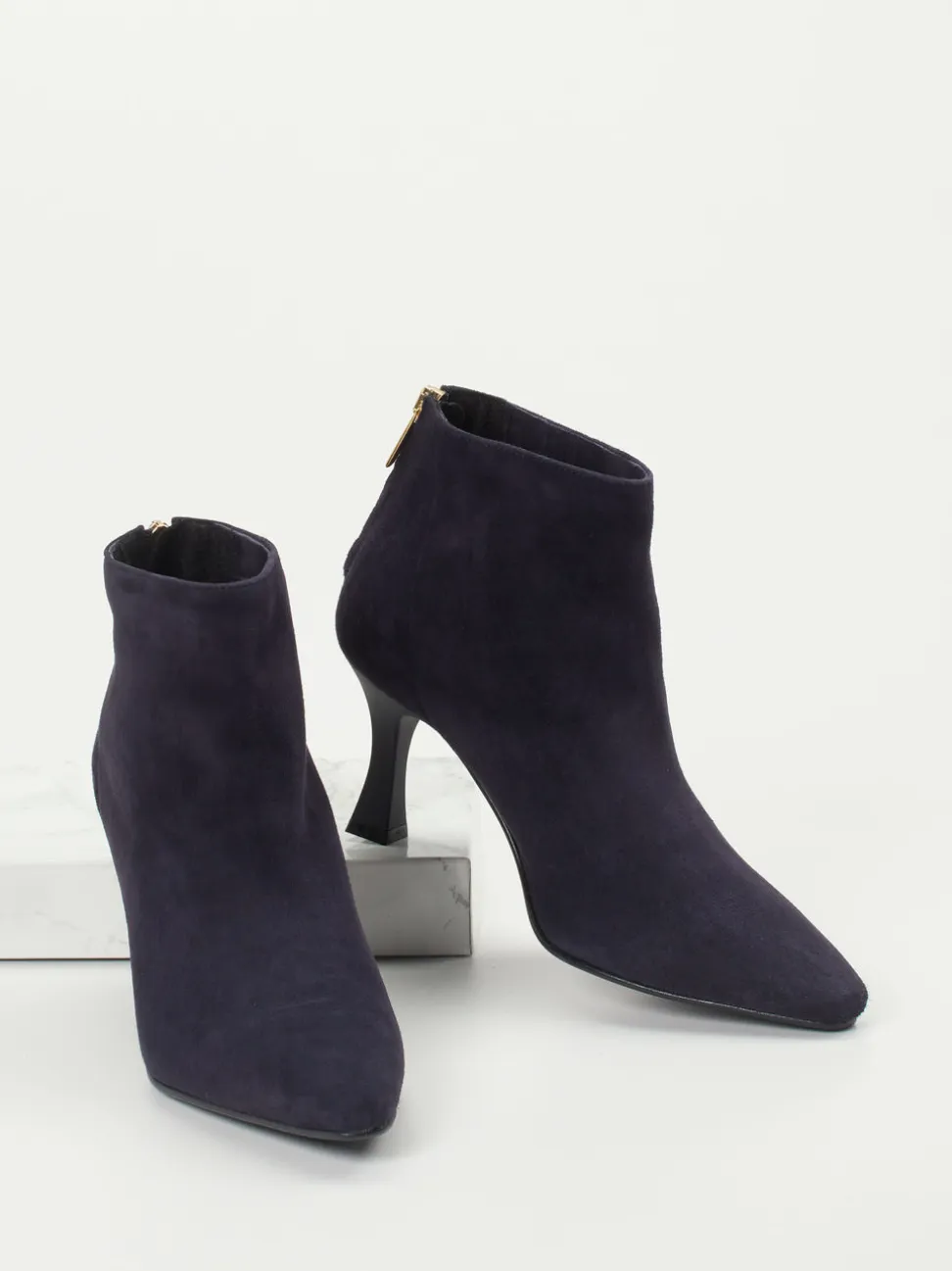 Konstantin Starke – Stiefelette aus Veloursleder blau