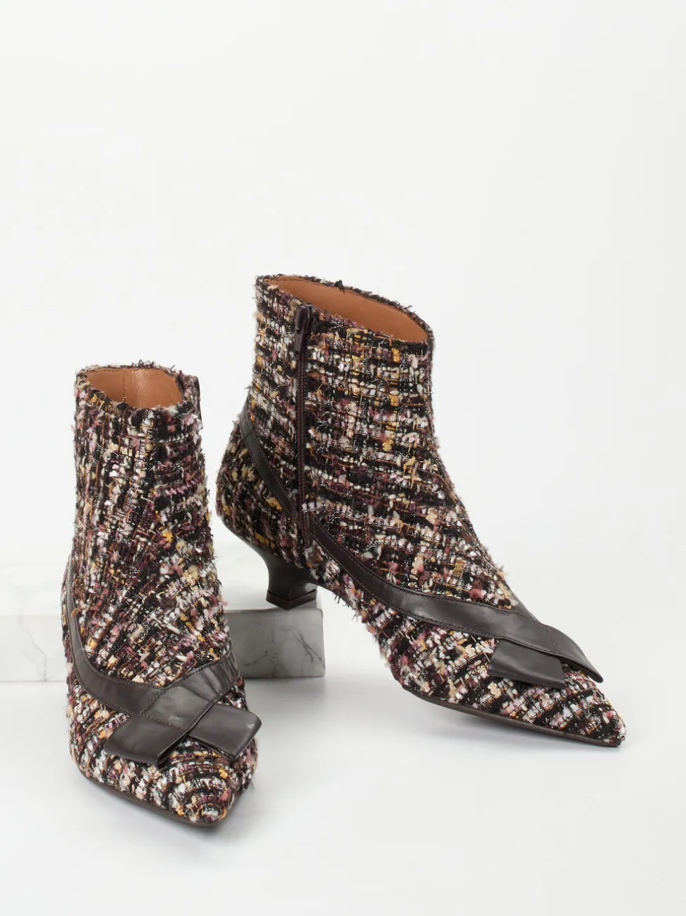 Konstantin Starke – Stiefelette aus Bouclé und Leder dunkelbraun
