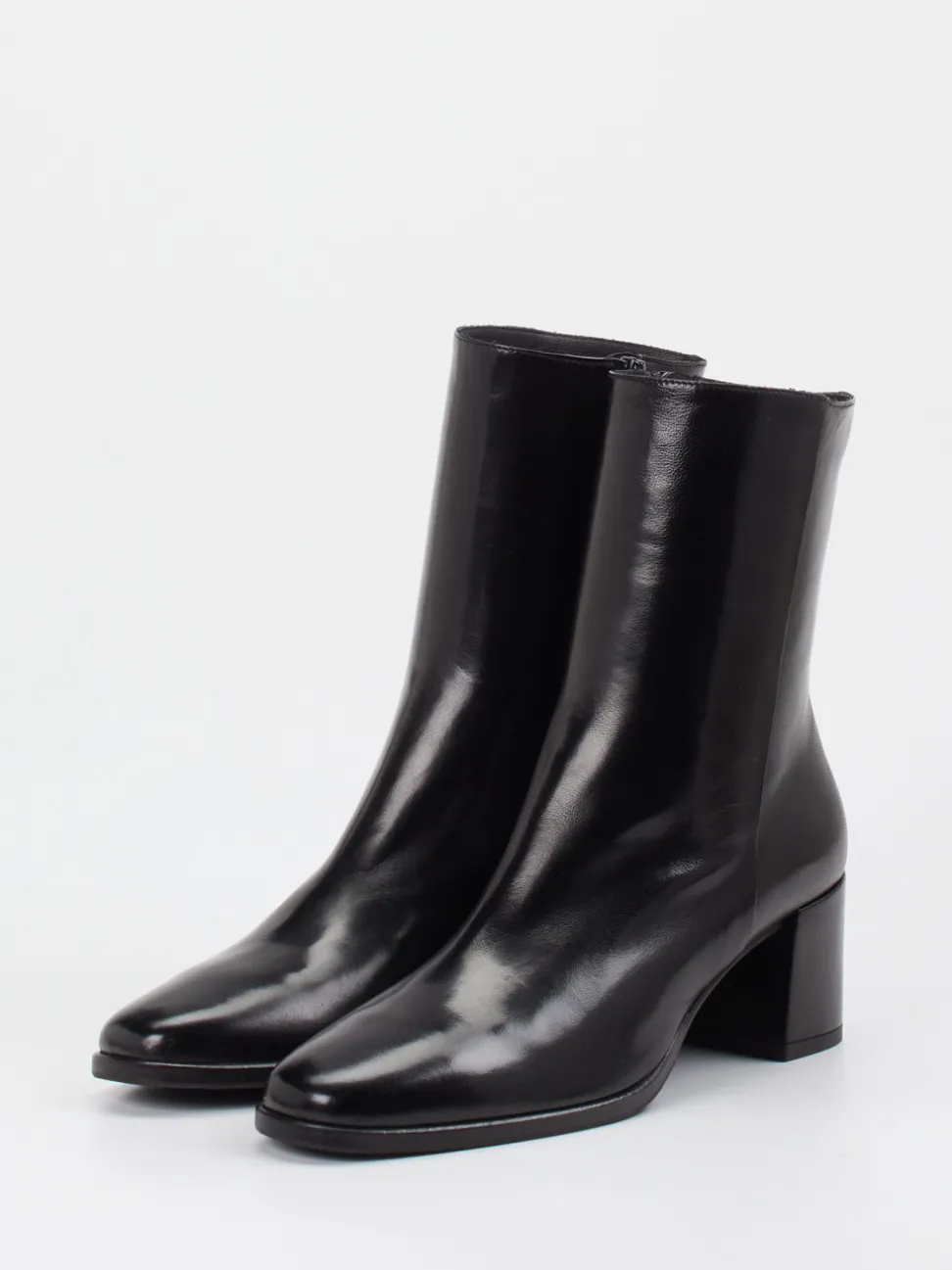 Konstantin Starke – Stiefelette aus Lammleder Schwarz