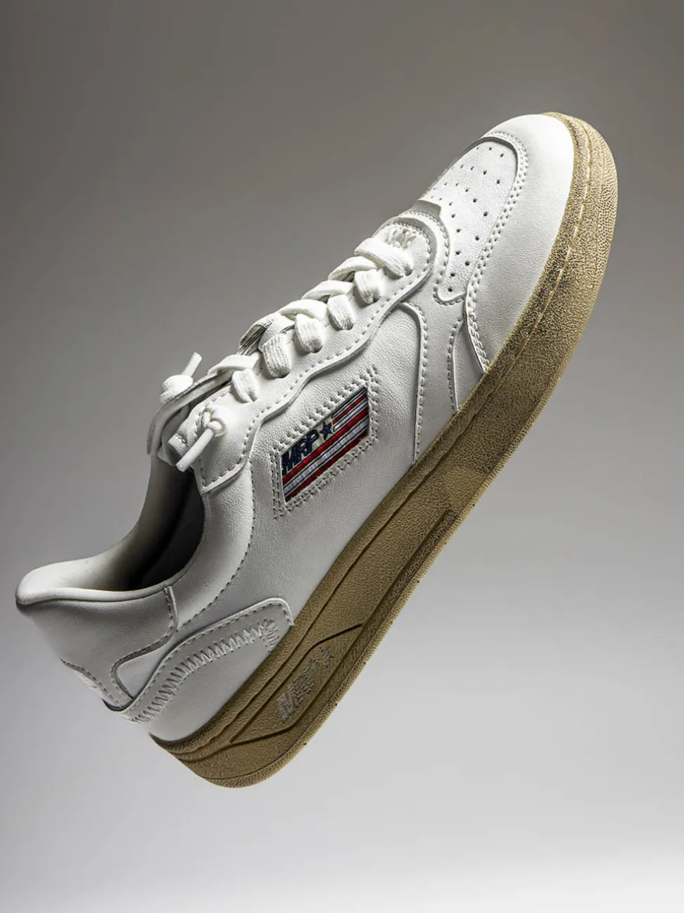 MRP – Retro-Sneaker aus Kalbleder in Weiß