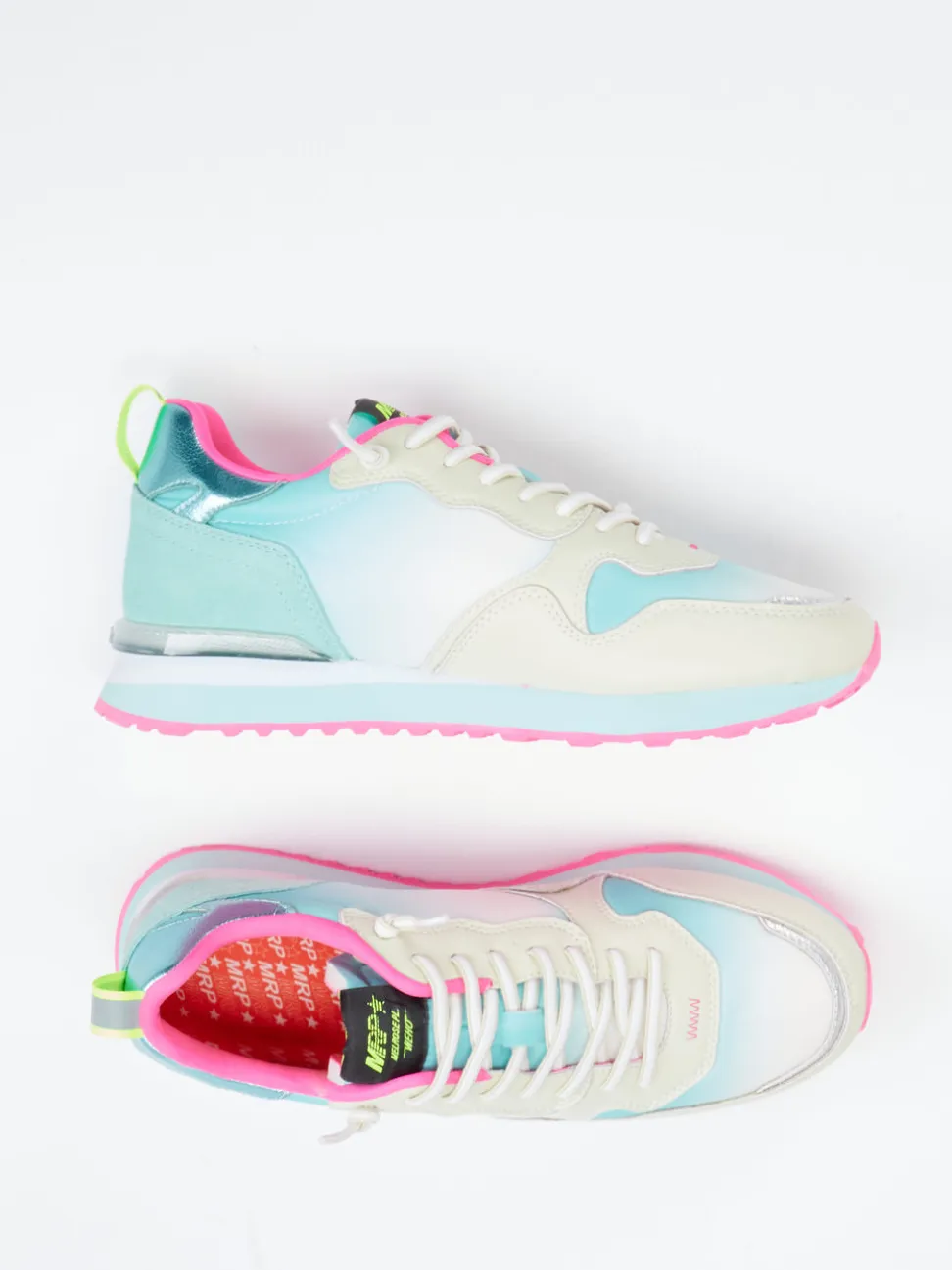 MRP – Sneaker aus Veloursleder und Textil cremeweiß