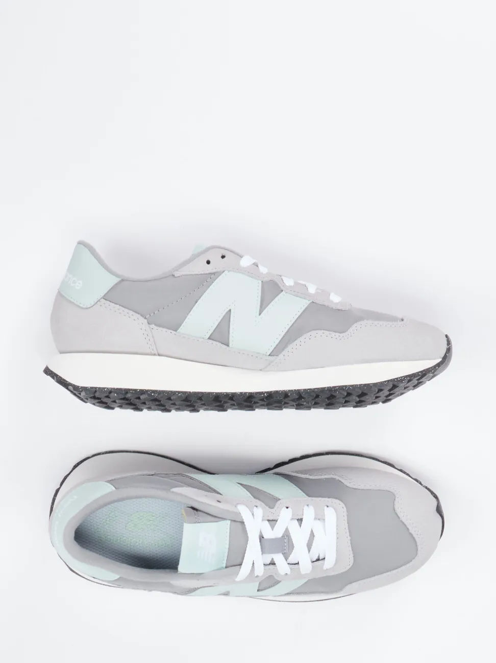 New Balance – Retro-Sneaker aus Textil und Veloursleder