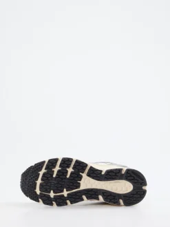 New Balance – Sneaker aus Textil in Offwhite