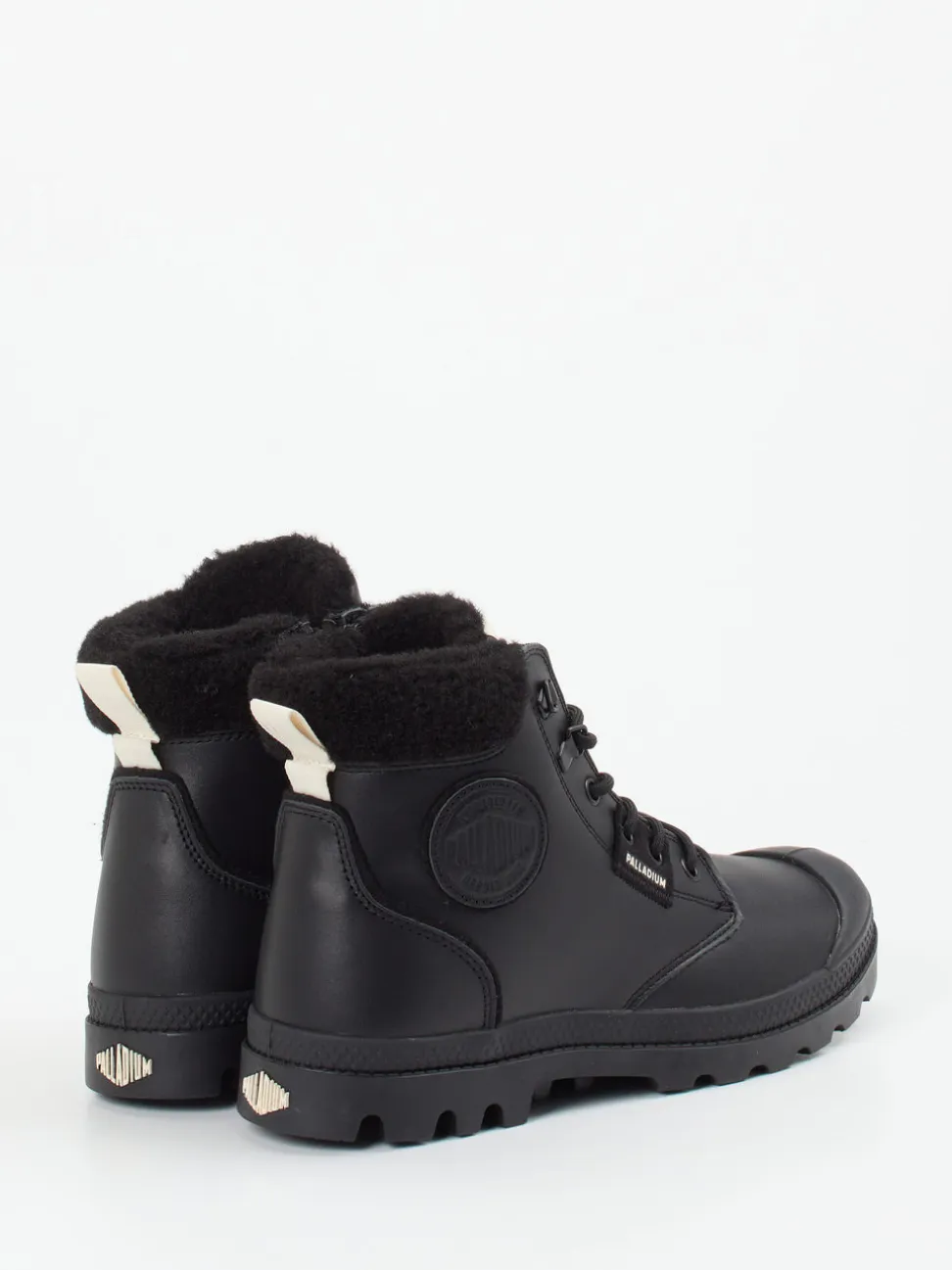 Palladium – Schnürboots aus Leder Schwarz gefüttert