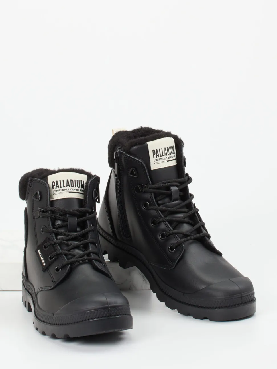 Palladium – Schnürboots aus Leder Schwarz gefüttert